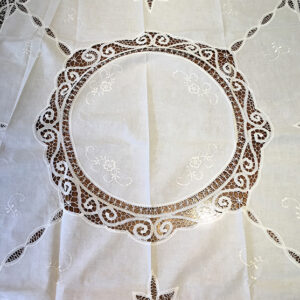 Nappe en dentelle -- 220x220cm-11024