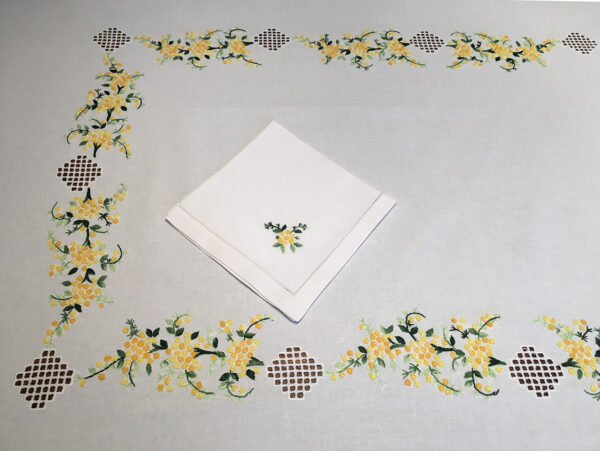 Nappe brodée main -- Mimosa -- 170x220cm-11196