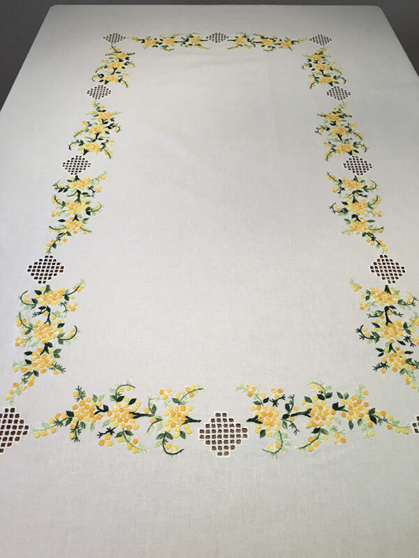 Nappe brodée main -- Mimosa -- 170x220cm-11195