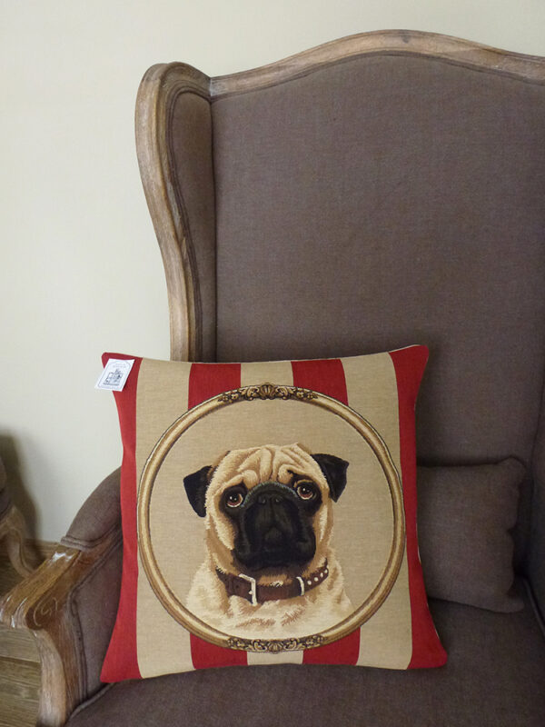 Coussin Chien Carlin -- 45x45cm-11429